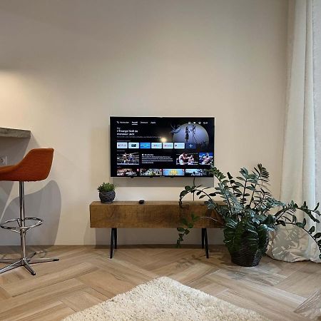 Bel Appartement Au Centre Du Vieux Joigny Luaran gambar