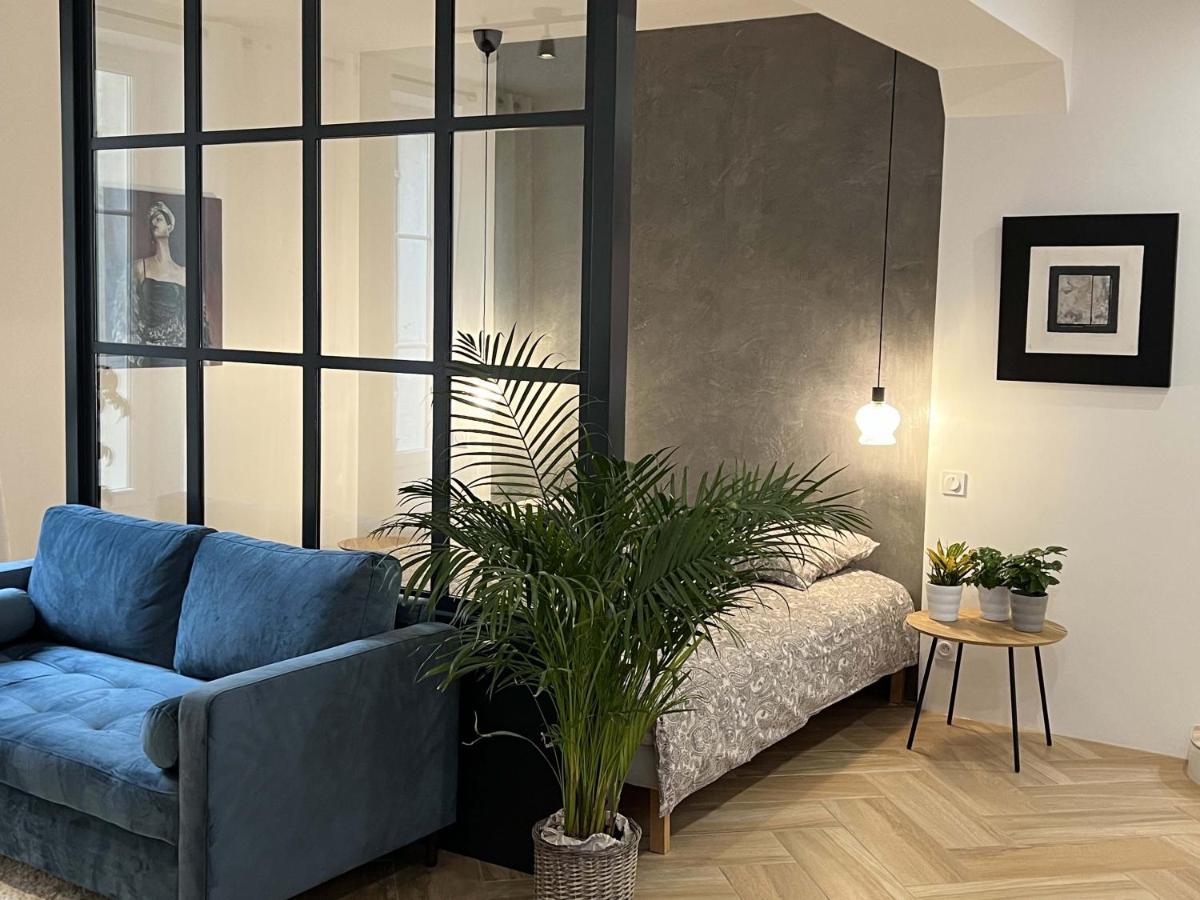 Bel Appartement Au Centre Du Vieux Joigny Luaran gambar