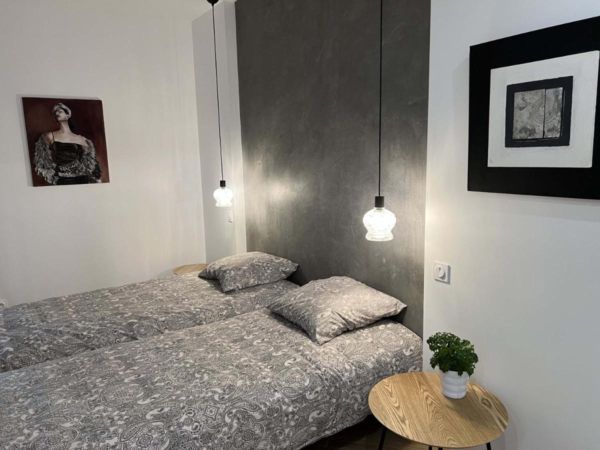 Bel Appartement Au Centre Du Vieux Joigny Luaran gambar